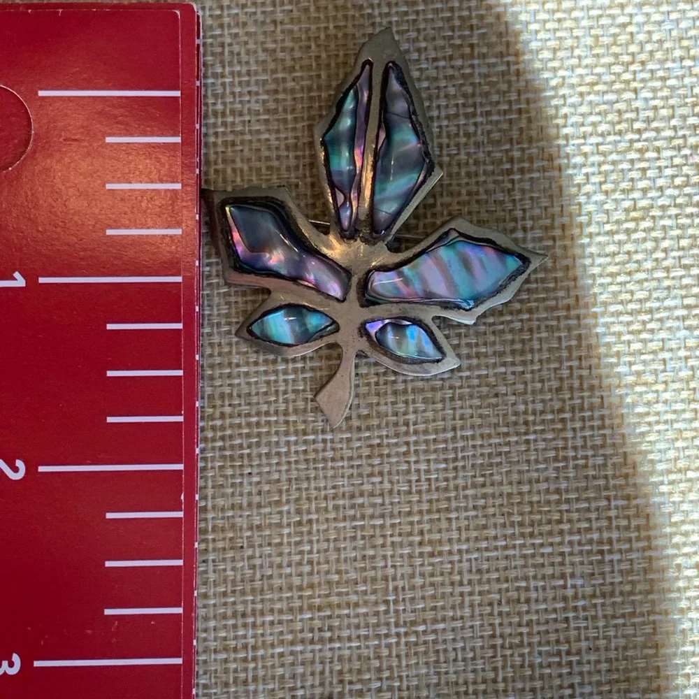 Vintage Alpaca Mexican silver abalone inlaid leaf shaped brooch - Picture 6 of 6